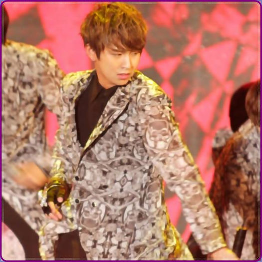 .&. ..:| |arata spre usa| Daca KwangHee intra pe usa... aaa.. nu stiu mai departe :|...:)) - ix __ Episodul 014 __ xi