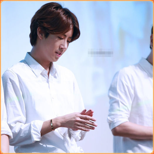 +. Da..pe langa ca nu te lasa in pace.. Dar chiar..MinWoo..de ce n-o lasi pe MinKi in pace? :-w - ix __ Episodul 014 __ xi