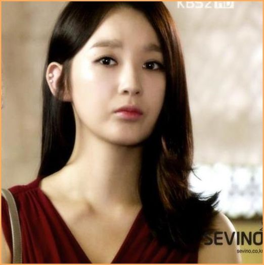 ^^..Cu ce te-am deranjat? -.- Ca am venit si am stat cu tine..? :( ..:))=)) - ix __ Episodul 014 __ xi