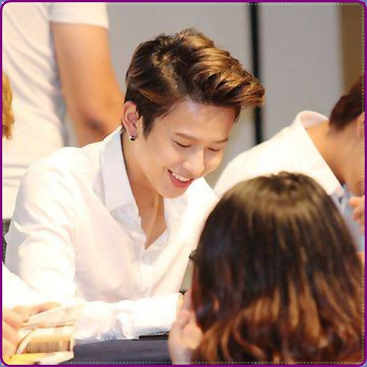 .&. Ce sa afle JunYoung? Ca eu stau cuminte si ma plictisesc..si tu ii deschizi lui MK un altar? :o3 - ix __ Episodul 014 __ xi