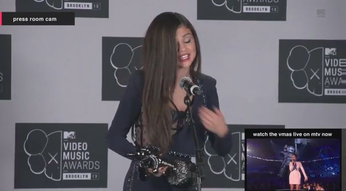 bscap0000 - xX_Interview MTV VMA press room 2013