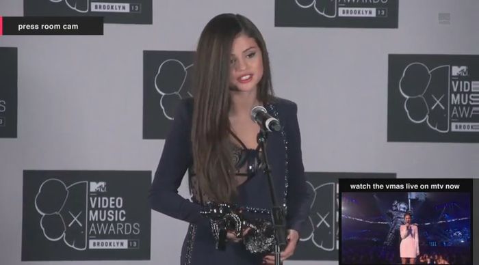 bscap0005 - xX_Interview MTV VMA press room 2013