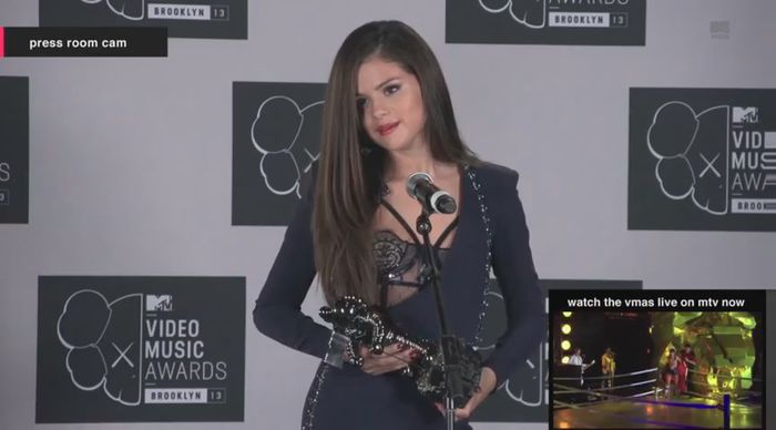 bscap0061 - xX_Interview MTV VMA press room 2013