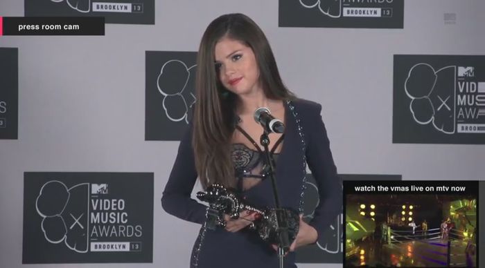 bscap0065 - xX_Interview MTV VMA press room 2013