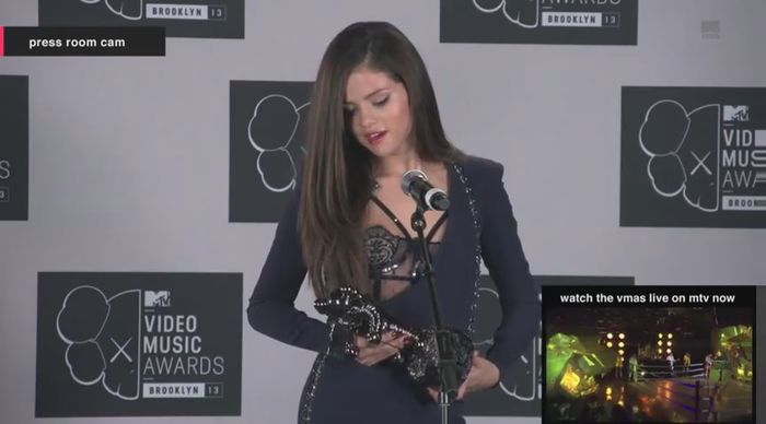bscap0067 - xX_Interview MTV VMA press room 2013