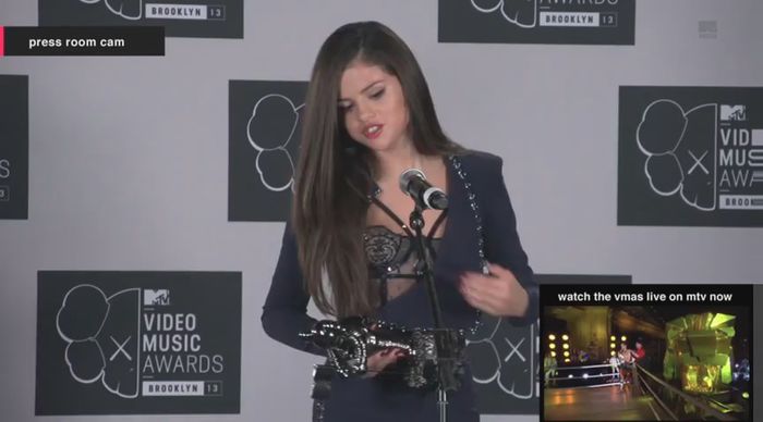 bscap0073 - xX_Interview MTV VMA press room 2013