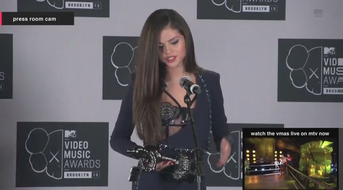 bscap0075 - xX_Interview MTV VMA press room 2013