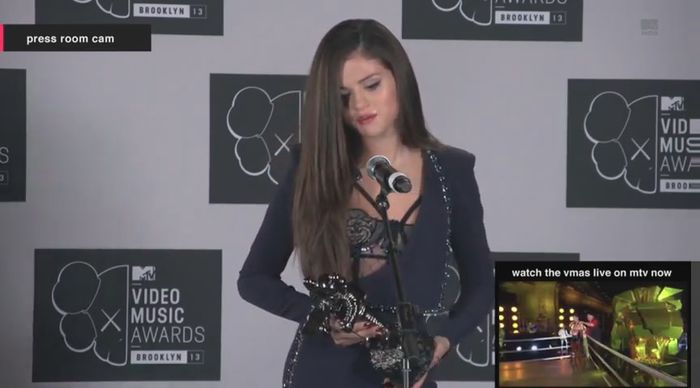 bscap0077 - xX_Interview MTV VMA press room 2013