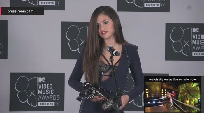bscap0080 - xX_Interview MTV VMA press room 2013