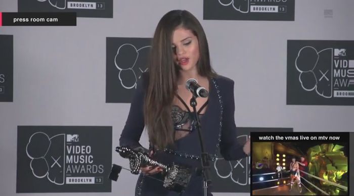 bscap0084 - xX_Interview MTV VMA press room 2013
