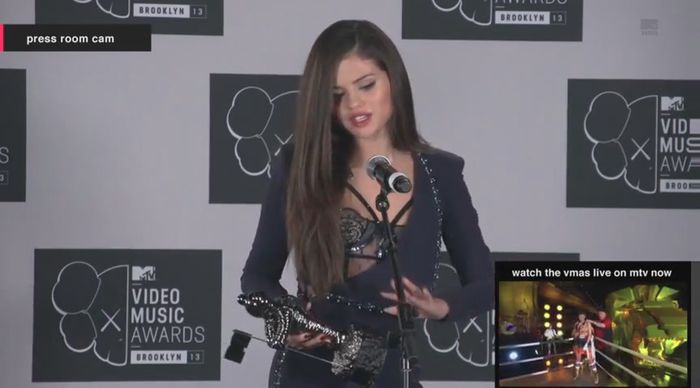 bscap0085 - xX_Interview MTV VMA press room 2013