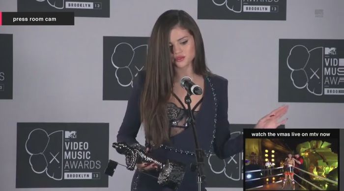 bscap0086 - xX_Interview MTV VMA press room 2013