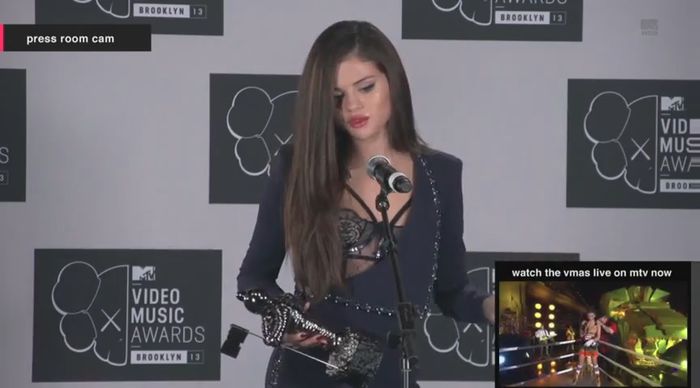 bscap0087 - xX_Interview MTV VMA press room 2013