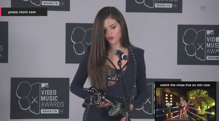 bscap0088 - xX_Interview MTV VMA press room 2013