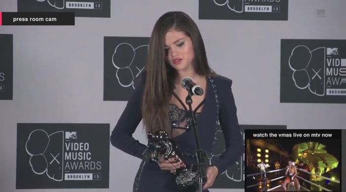 bscap0090 - xX_Interview MTV VMA press room 2013