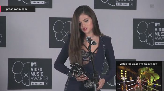 bscap0091 - xX_Interview MTV VMA press room 2013