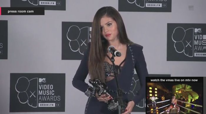 bscap0092 - xX_Interview MTV VMA press room 2013