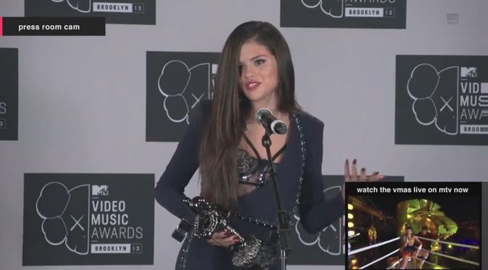 bscap0097 - xX_Interview MTV VMA press room 2013