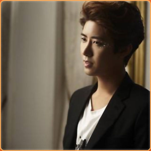 +. De la tine..nu aflu.. de la MinWoo..nici atat -_-.. Hai MinKi..spune..:( Nu mai zic :o3..:(