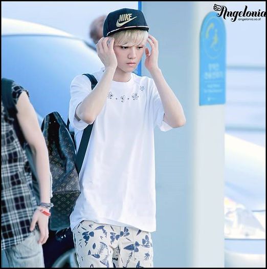 (LH) ..Mmm.. -.- .. :))=)) ..