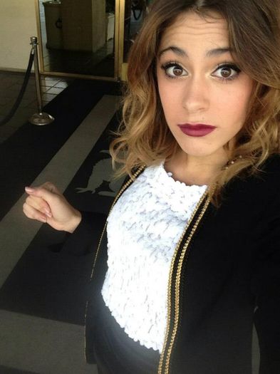 8610_363019617149074_581716685_n - martina stoessel