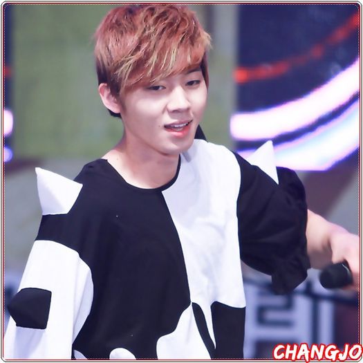 *- Am zis hyung. :D Hyung..te lasa auzul? :-s [isi pune mana la gura] :|.