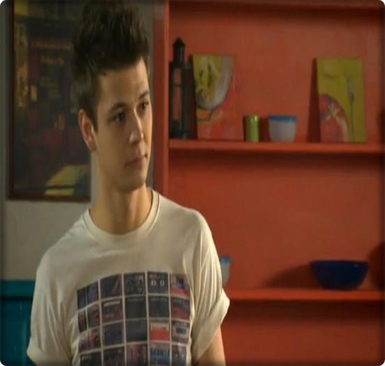 [ gustă. :)) ] Cum naiba ai reuşit să gabi wisky în doza de bere ? :0 :l