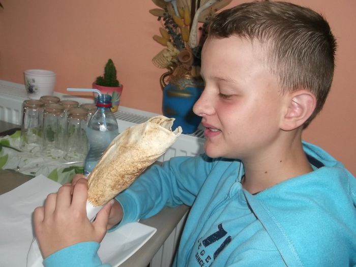 sunt prietenul lui ZEKI - NEPOTII IN TIMPUL LIBER