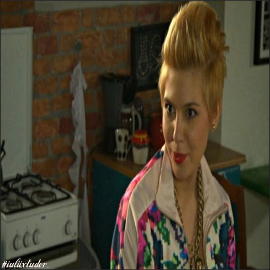 - #bagă booooooot ;D. vreau la plajă , da. ;< - 0 LALA house _ number O2