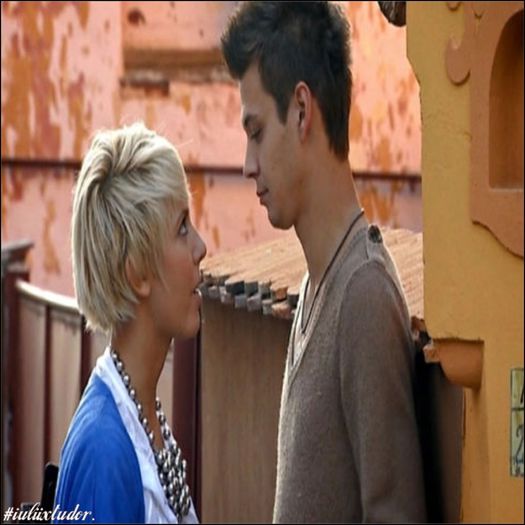 - #îl pupă ;3. ești un pisoi rău , da ;(.