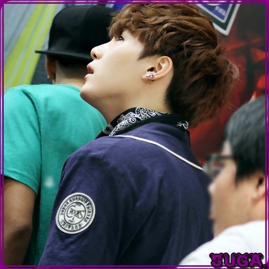 ✖ [intra cu bagaje(:X);se uita i.p] Waah. :-? :)). - ix __ Episodul 016 __ xi