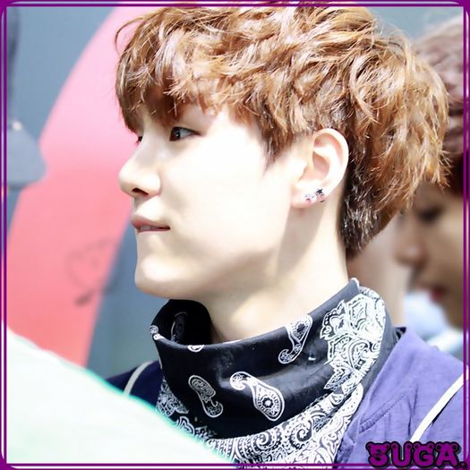 ✖ Ce conteaza cum? :3 Conteaza doar ca. [arata cu 2 degete spre el] Sunt aici. :D :)).