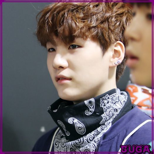 ✖ Ba..mnu,stai..ai dreptate,nu am. :D Esti useless. :-" :D.