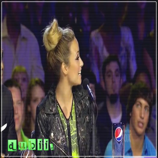 - atentieeeeeeeeeee,skateboard la orizooooont. ;;) [arunca un skateboard in calea barbarei. - l__ ep 4 _ four __l