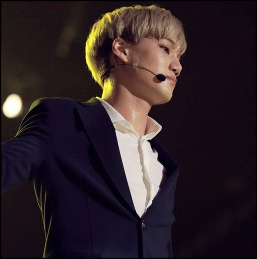(Kai) ..Bunele manieree. :-w [tuseste]