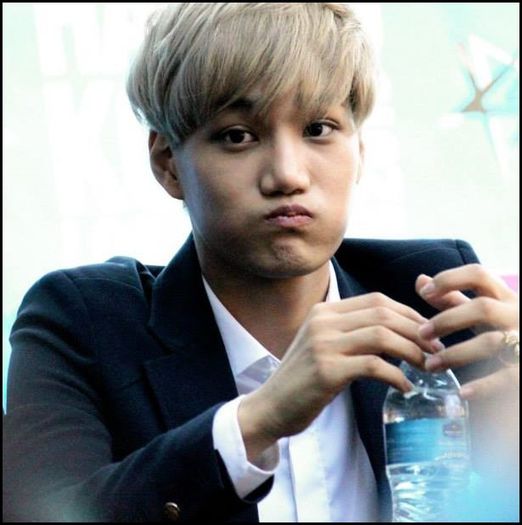 (Kai) ..Dejaa? :( [il ia pe Moggu in brate :o3 :(]