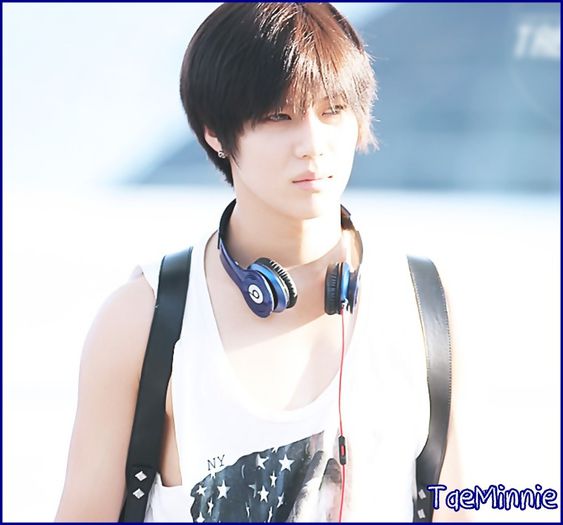 x. *intra;merge la ei* Heyy..din nou. :D *se uita la Hwa* :) :o3.