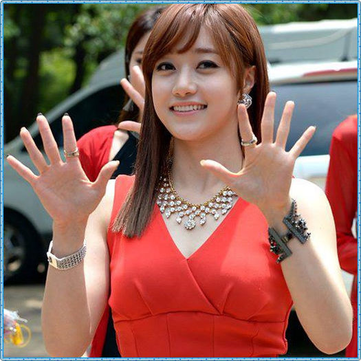 ~9~ Heey :-h :D.. Scuze..n-am mai putut sa ajung..m-a retinut ..cineva..^^..:-w..:)) - ix __ Episodul 018 __ xi