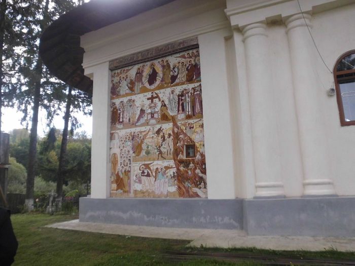 fresca exterioara - La Manastirea Sihastria Voronei jud Botosani