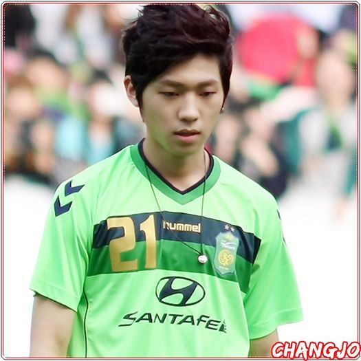 *- Pot. :) [merge..in fine..stii tu;se aseaza langa hyung :3].