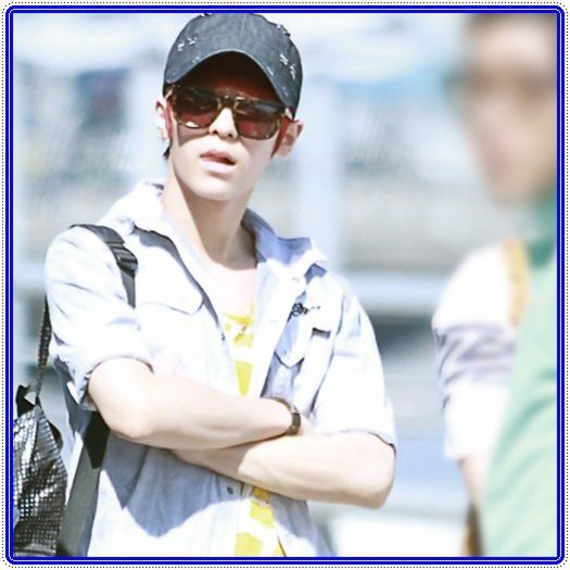 |~| ..:-L ...Felicitari. :-w ..[isi deschide punga de chips.uri; mananca] .. :))