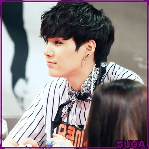 ✖ :)) Okey. :-? [ii pune un biscuite in gura] Poftim. ^^ :))=)).