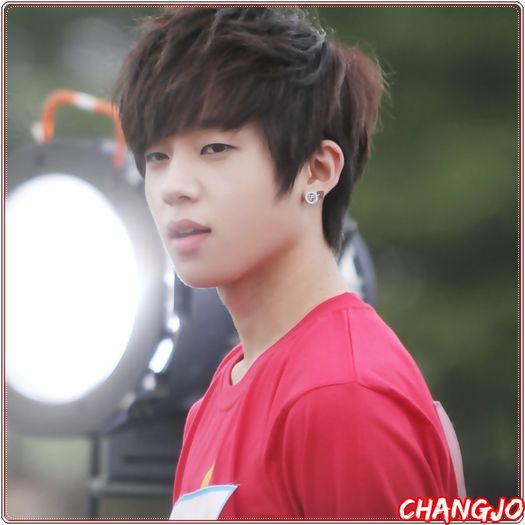 *- Nu e vorba de astaa. :-w [isi deschide ochii;se uita la So] Cum..mi`ai zis? :-w :)).