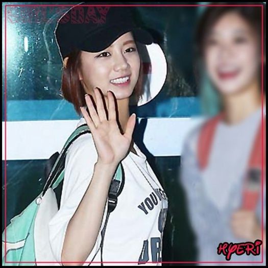 @. ..[coboara] ..Gata. :) ..hey Dasom.. stai.. :| ..Dasom? o.O ..