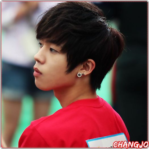 *- Hai mai hyung. :( Imi e greu fara sa fac ce imi place. :(.