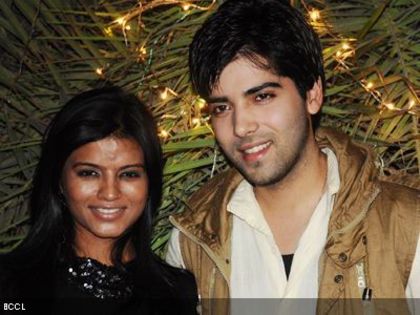 Mitali-Nag-and-Kinshuk-Mahajan-during-the-200th-episode-completion-bash-of-popular-show-Afsar-Bitiya - Kinshuk Mahajan