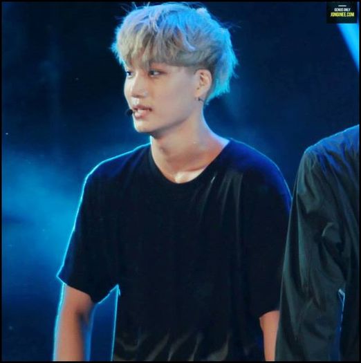 (Kai) ..Trebuie sa ma comport ca si..un sot? :| :-s ..Pana acum e bine. :))