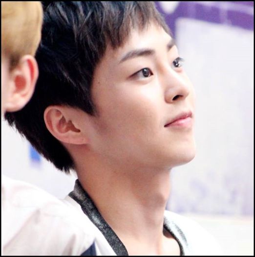 (X3) ..Nu va fii nimic.^^ De obicei,Suho nu e asa..azi - avea nervi.
