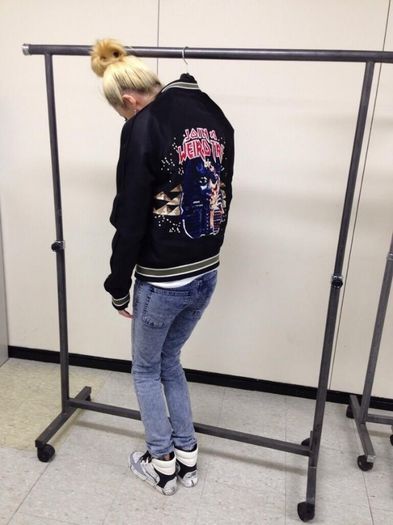 Dara-hanger-tweet-version-2 - 2ne1 6