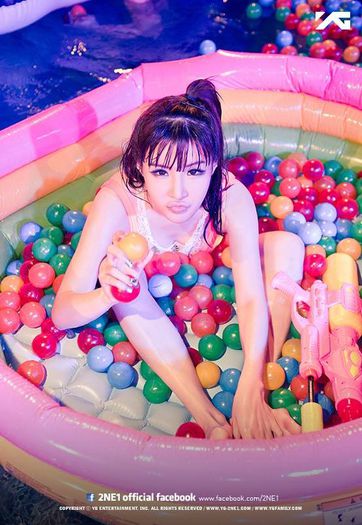 Official-Do-You-Love-Me-2NE1-Facebook-003